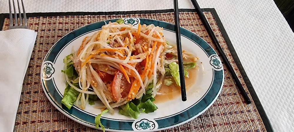 Spicy Green Papaya Salad