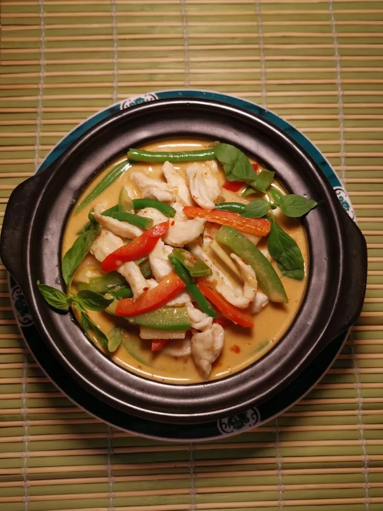 Stir Fried Chicken with Chili and Coconut Milk